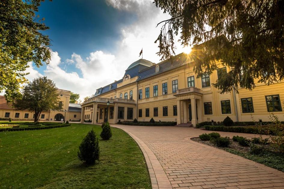 Holiday In Gyula Exterior foto